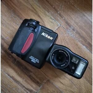 Nikon COOLPIX 950 Digital Camera - Black Sold For Parts Only Please Read